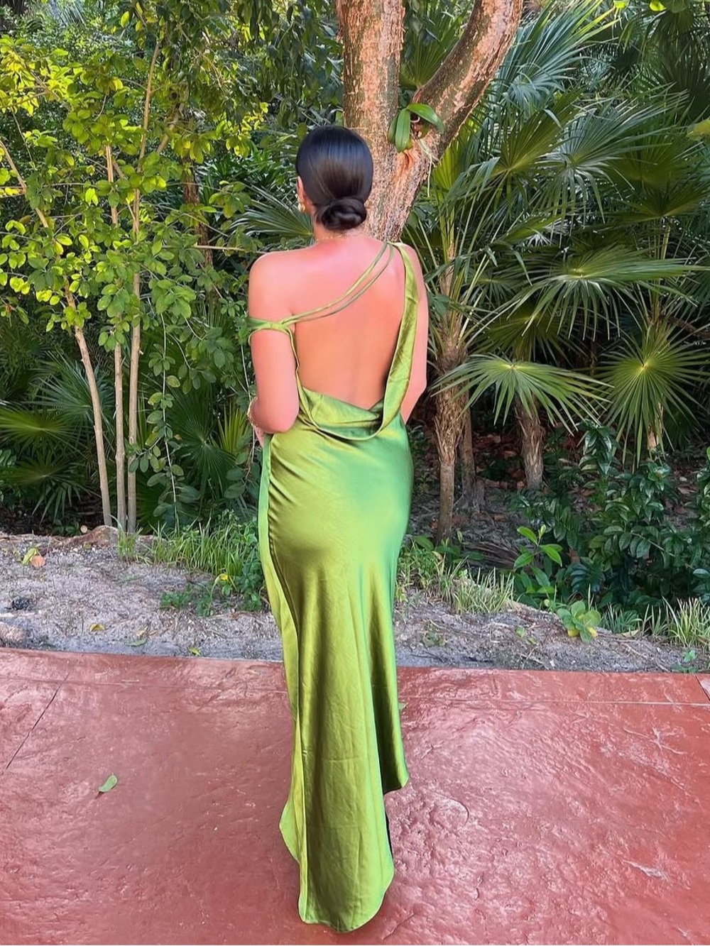 Meshki Yvette Emerald Green Satin One-Shoulder Maxi Dress - Picture 3 of 3
